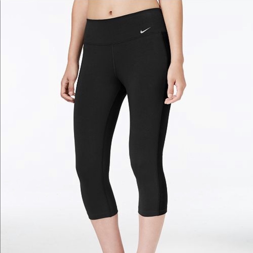 Nike Dri-Fit Cropped Leggings